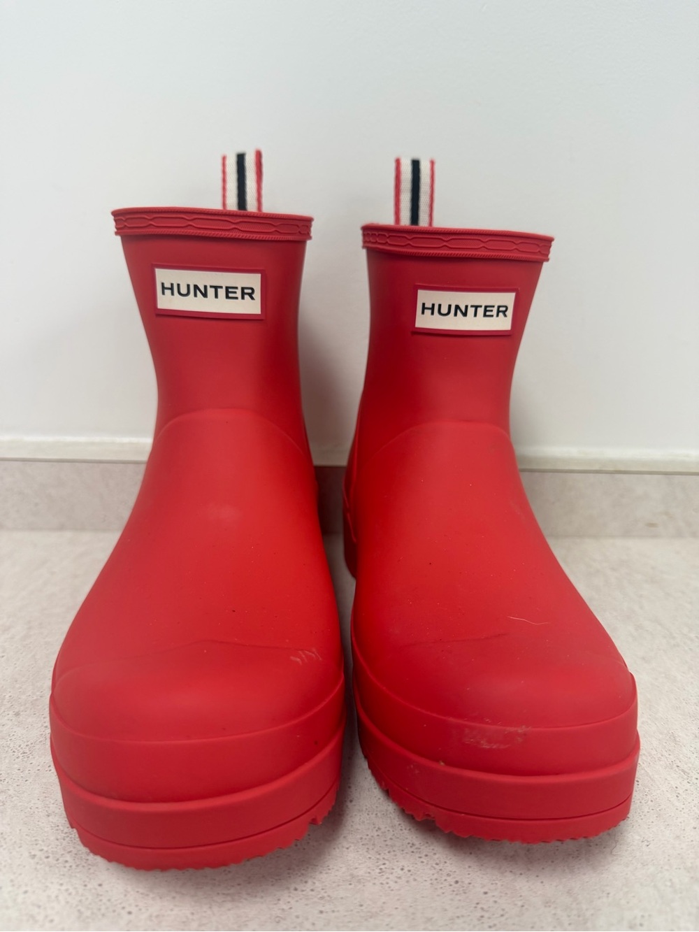 Hunter Women Play Short Rain Boot Red Size 7M NWOB